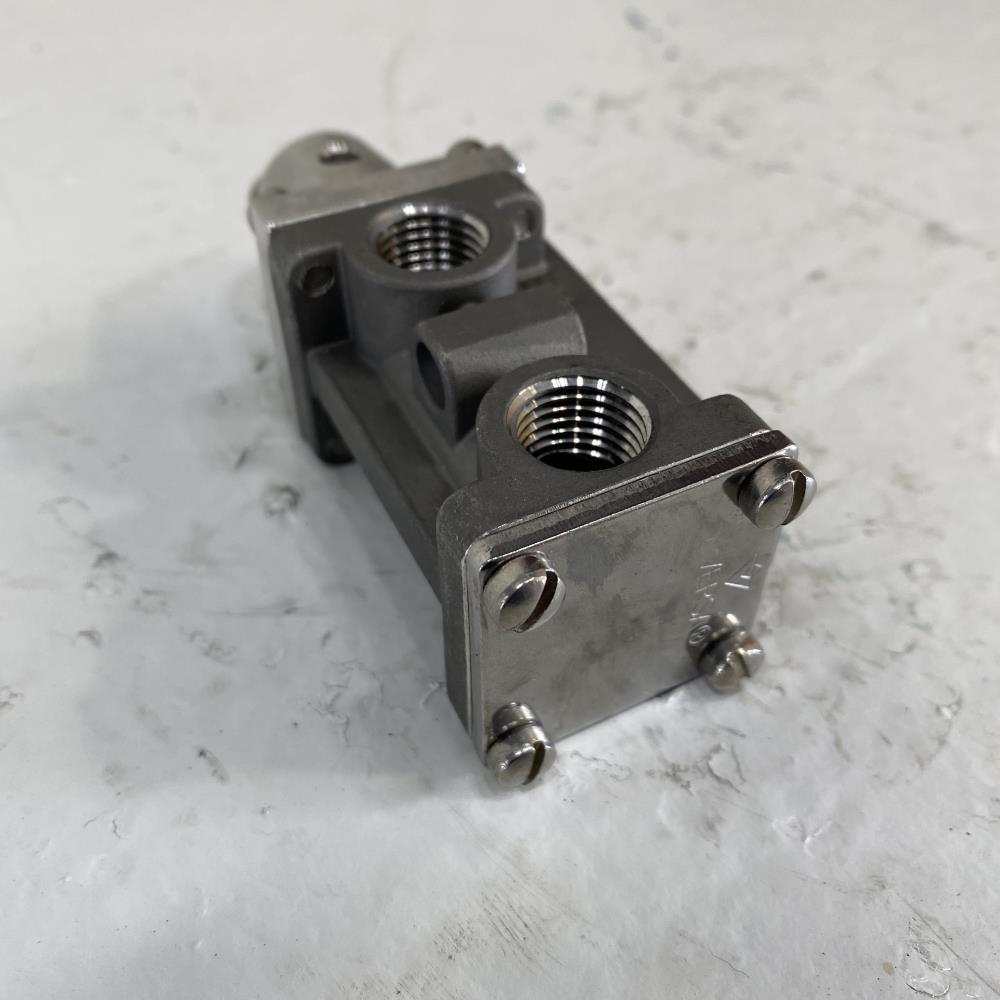 Versa 1/4” NPT Stainless Steel 3-Way Pneumatic Directional Valve BSC-3306-316