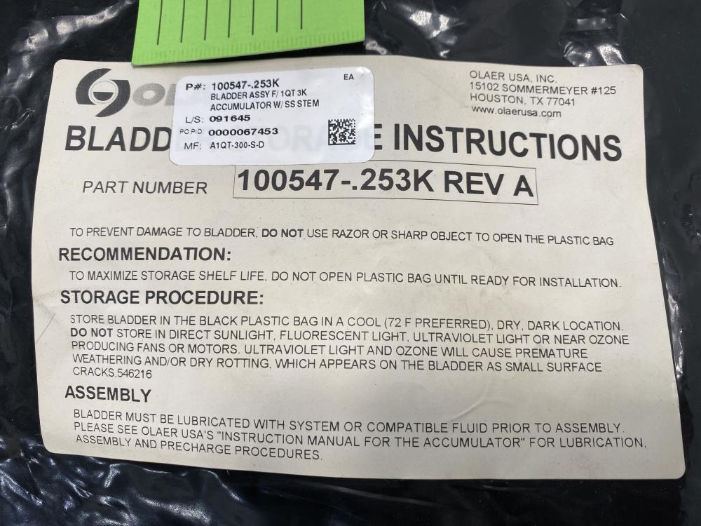 Olaer 1-Quart Bladder 3000 PSI Stainless Stem 100547-.253K