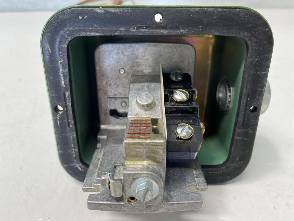 Asco TriPoint Switch Interruptor PB11B W/ Thermostat KD11A1