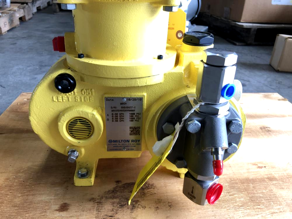 Milton Roy A & B Metering Pump MRA25048S5APPNNNNY w/ Leeson Washguard Motor