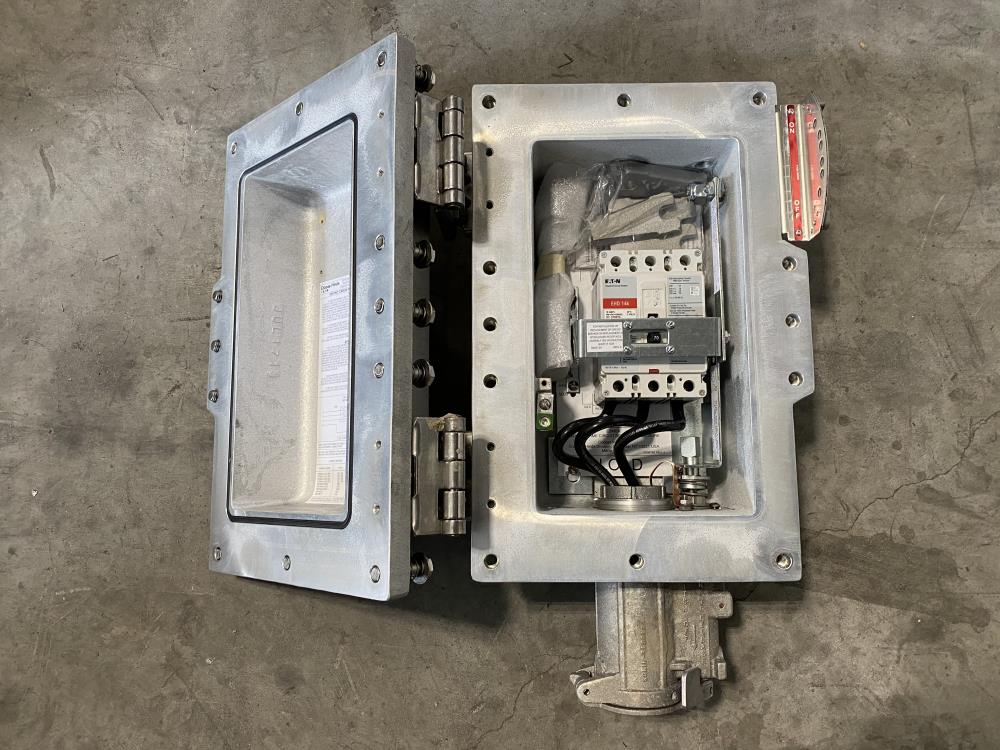 Cooper Arktite Receptacle 70A and 100A 3-Pole Circuit Breaker EBBRA104 WT70 3