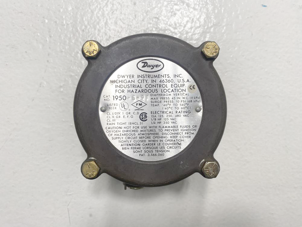 Dwyer ExplosionProof Differential Pressure Switch 195052F