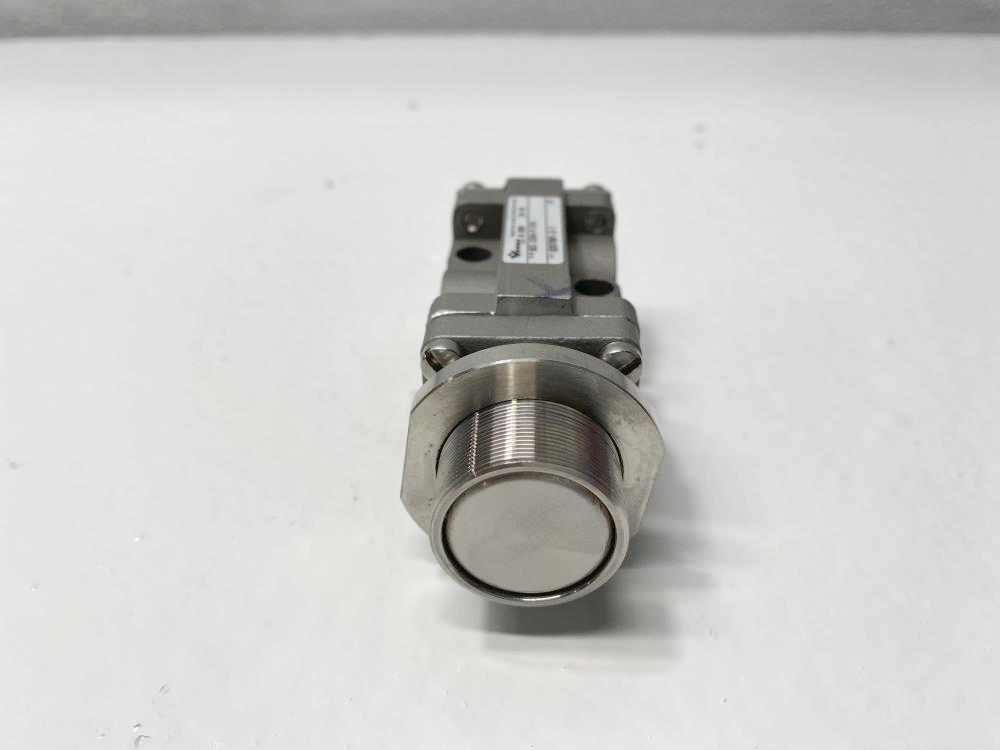 Versa 1/4" NPT 3-Way 316SS Pneumatic Directional Valve BSI-3306-P-316