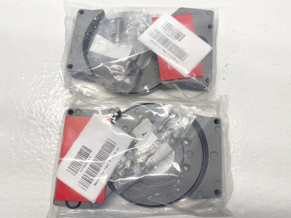 Lot of (2) Mounting Brackets for StoneL Limit Switch ST960317