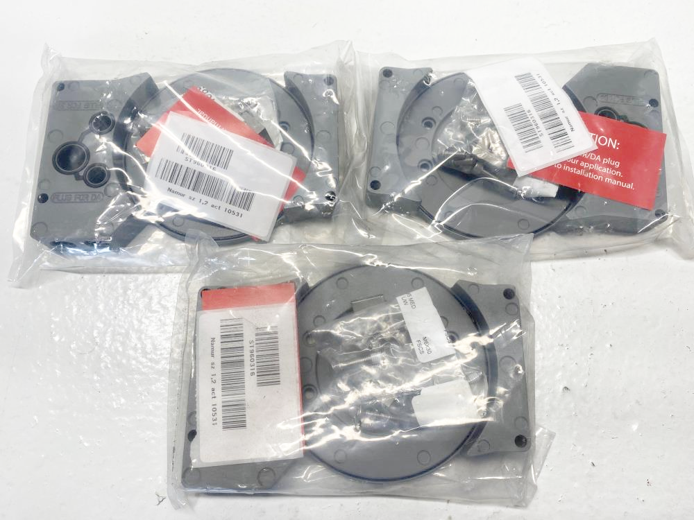 Lot of (3) Mounting Brackets for StoneL Limit Switch ST960316