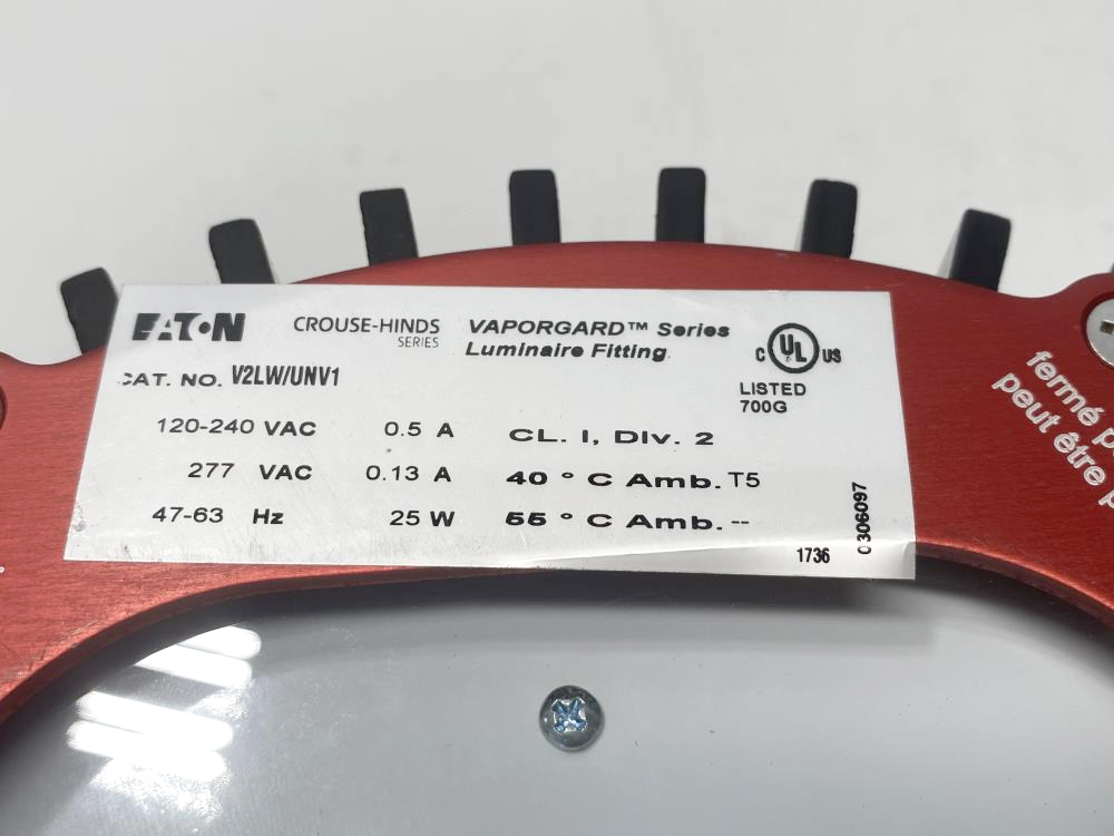 Eaton Crouse-Hinds Vaporgard Luminaire Fitting, V2LW/UNV1, 25 watts