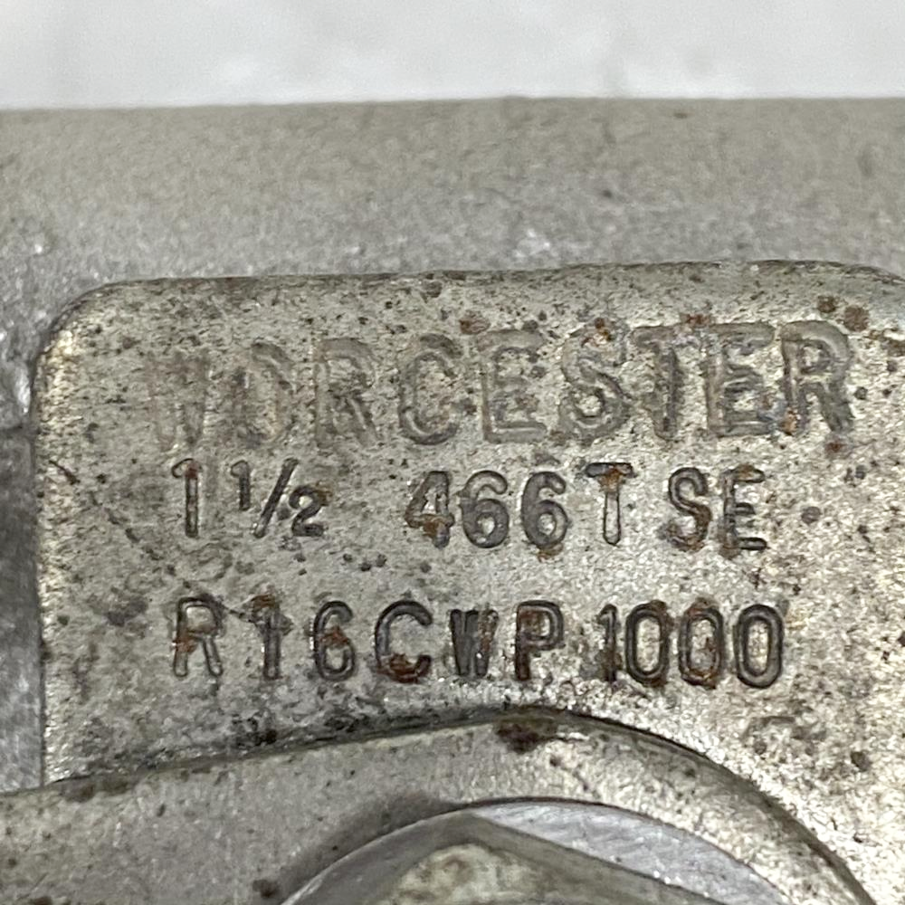 Worcester 1-1/2" Threaded Reduced Port CF8M Ball Valve 11/2 466TSE R16