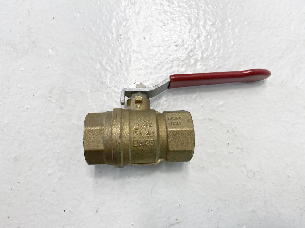 RUB 1" Threaded 2-Piece Brass Inline Ball Valves, Stainless Trim S.92