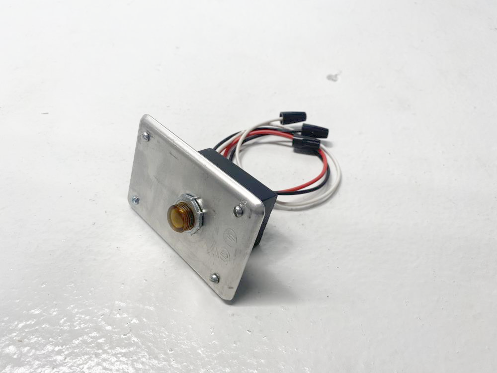 Eaton Crouse-Hinds D2S Series Photocell D2S20 W/ Thomas Research HLPC-120