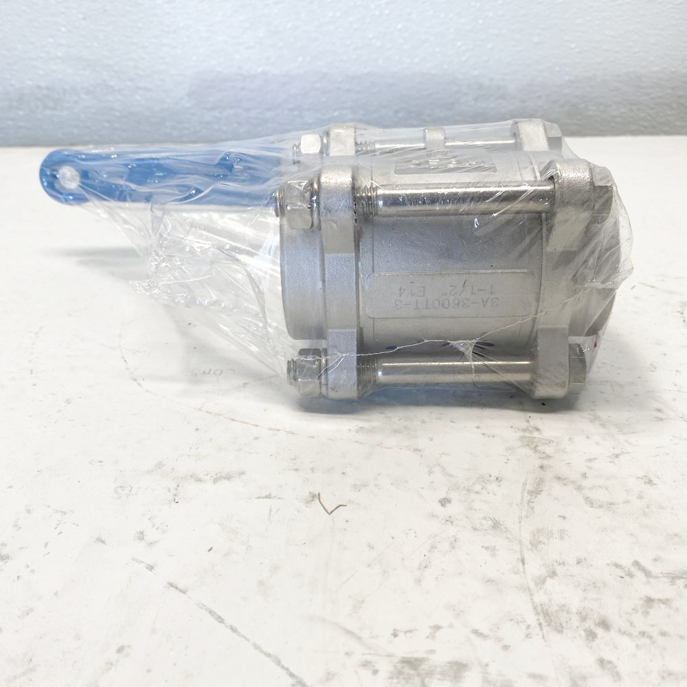 Jamesbury 1-1/2" Threaded CF8M Full Port Ball Valve 1-1/2" 3A3600TT3