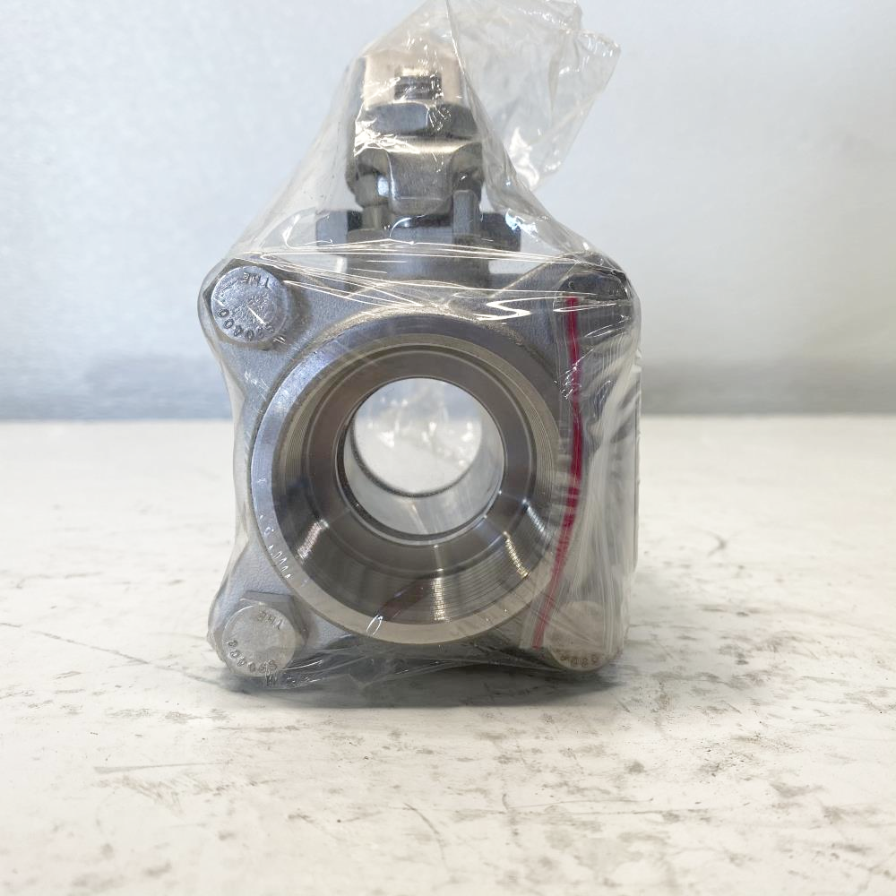 Jamesbury 1-1/2" Threaded CF8M Full Port Ball Valve 1-1/2" 3A3600TT3