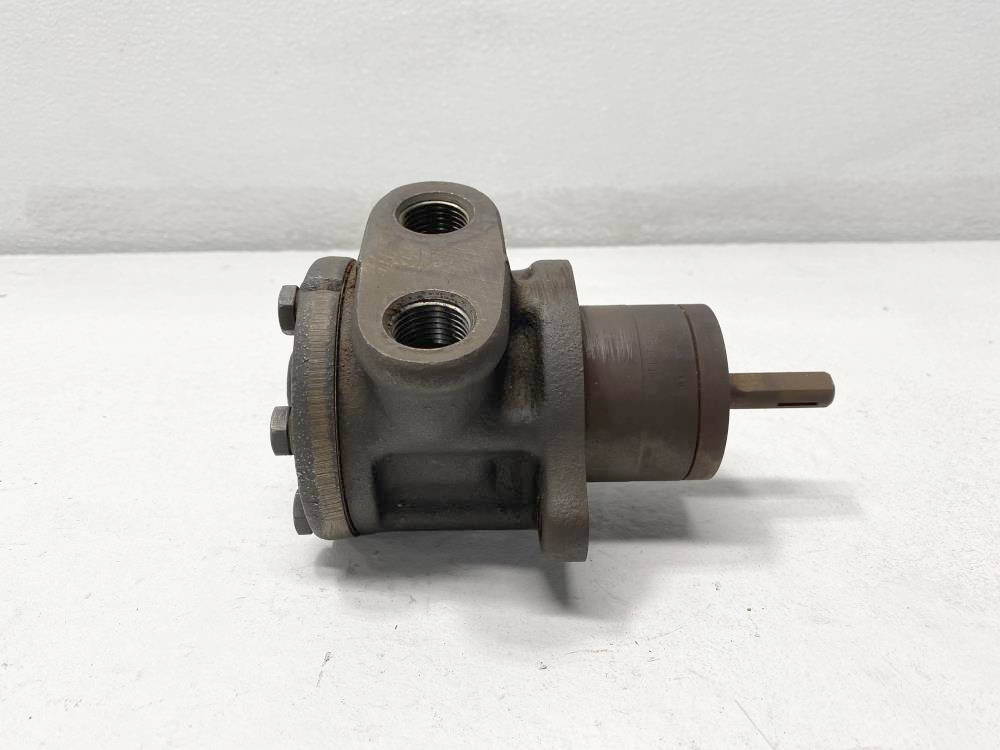 Tuthill 1/2" NPT Gear Pump 2L35