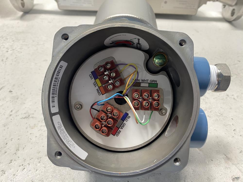 Micro Motion 1/2" 300# 316SS Coriolis Flowmeter F050A114CRBAEZZZZ w/ Transmitter