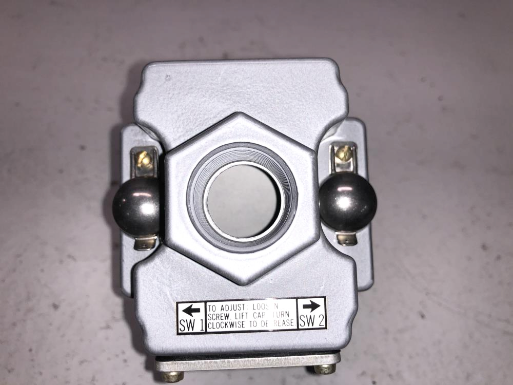 Custom Control Sensors CCS Pressure Switch 6862G3