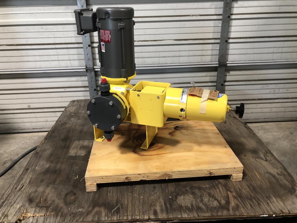 Milton Roy Metering Pump With Motor GPH 127, Model# D83XNPEAN1N