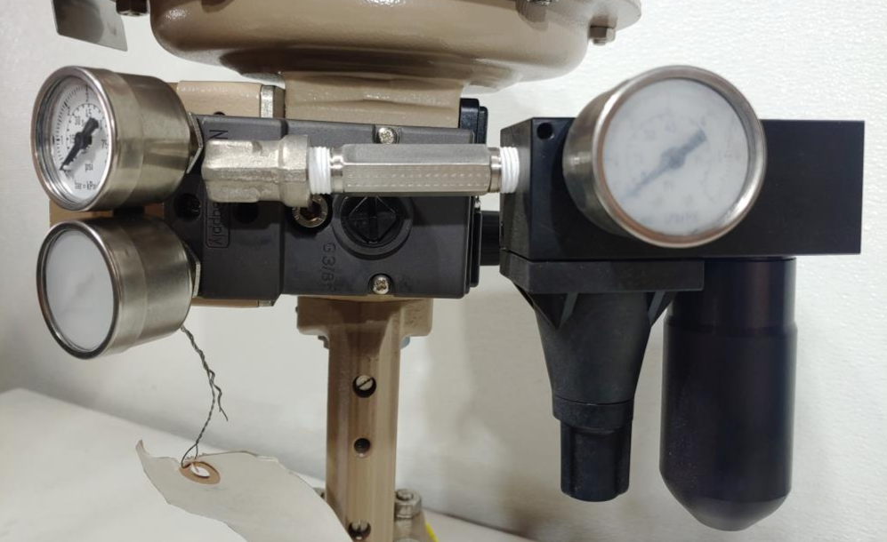 SAMSON 1" 150# WCC Control Valve Model 3277 w/ 3730-3 HARP Capable Positioner