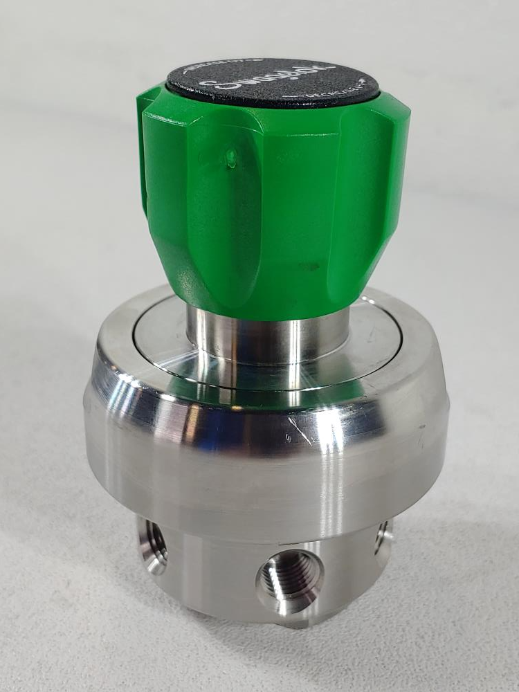 Swagelok 1/4" High-Sensitivity Diaphragm-Sensing, Pressure-Reducing Regulator 