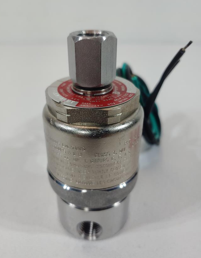 Peter Paul Electronics 1/4" 3-way Solenoid Valve  Model E26Z0003FCCM