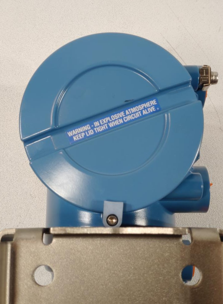 Micro Motion 2700 Multiple Variable Flow Transmitter Model 2700R12BBAEZZX