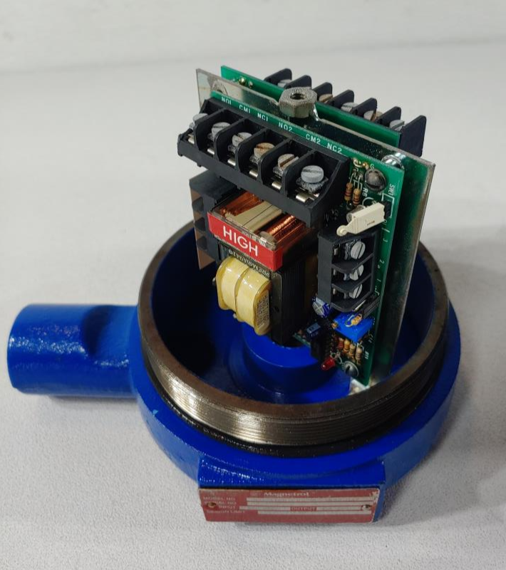 Magnetrol Level Switch Model 921-A1A0-F10/582-1A22-47