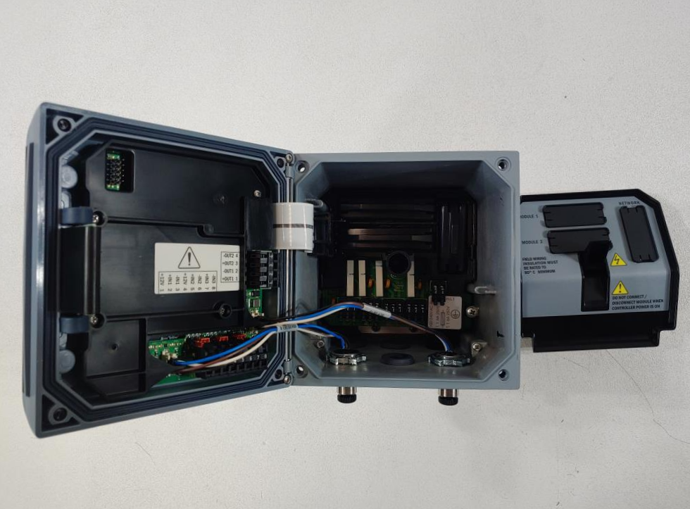 Hach SC200 Universal Flow Controller SC200 LXV404.99.00552