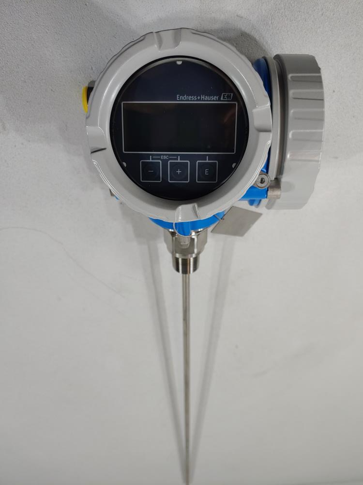 Endress Hauser Levelflex FMP51-3X2F8/0 Guided Wave Radar Level Transmitter