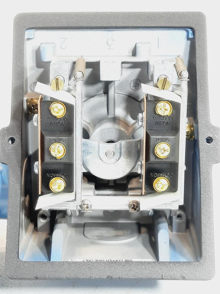 United Electric Pressure Switch J402K-456