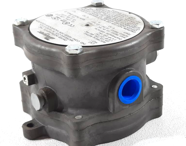 DWYER EXPLOSION PROOF DIFFERENTIAL PRESSURE SWITCH, CAT#: 1950-00-2F