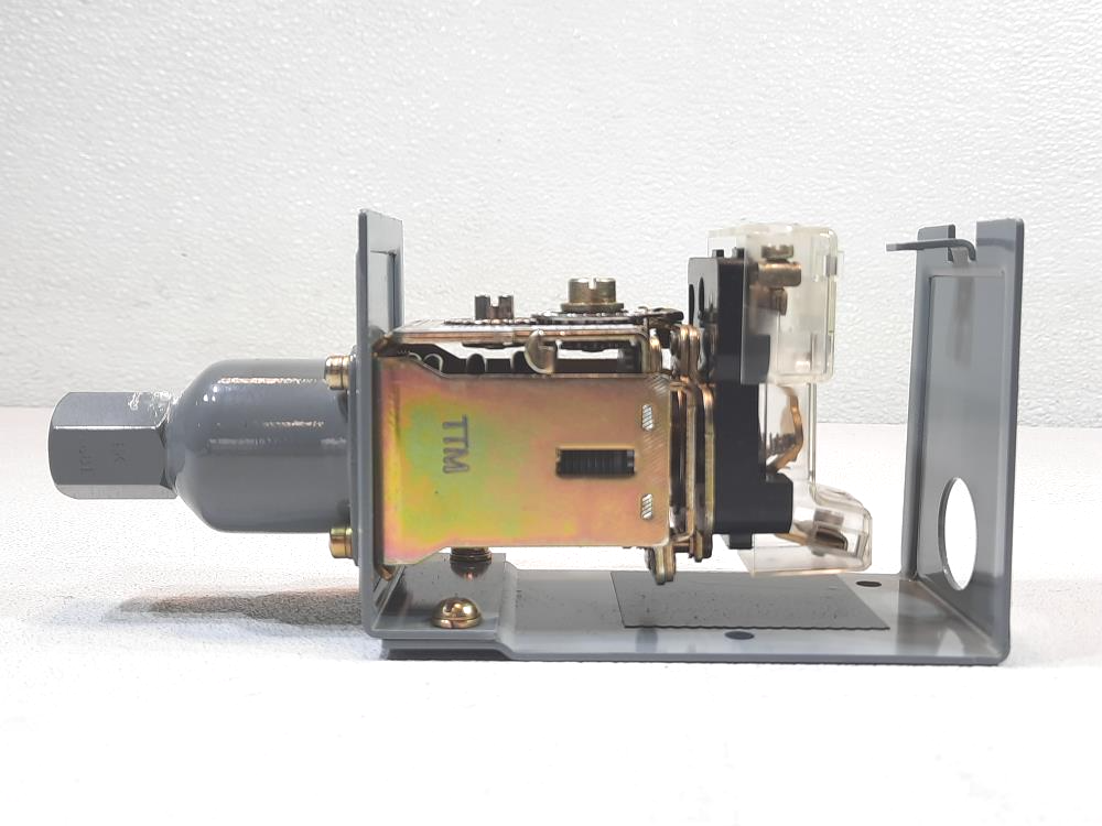 Allen Bradley 836-C7 Pressure Switch Ser A