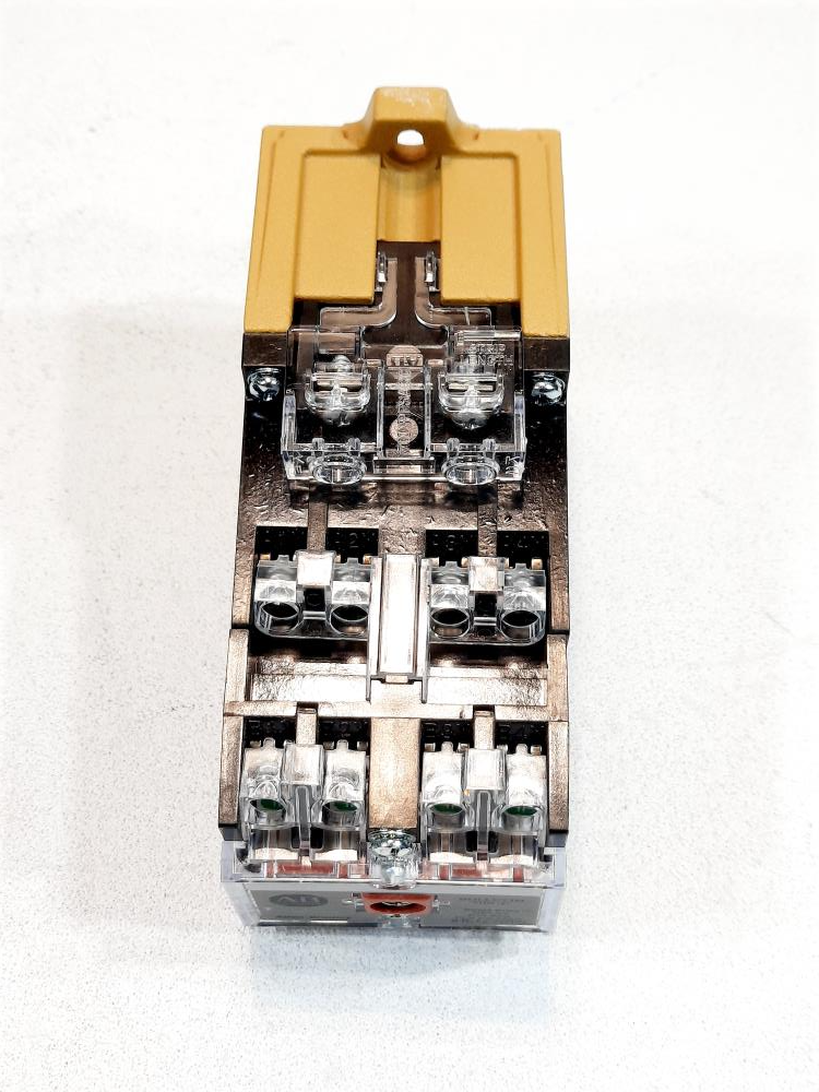 Allen-Bradley 700-P800A1 Control Relay Series: E