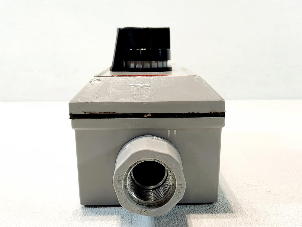 Eaton CrouseHinds Series N2S Selector Switch Control Station N2SC2124