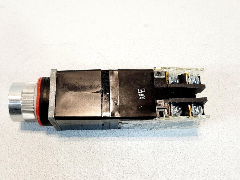 Allen Bradley 2 Position Selector Switch 800MRH31B C