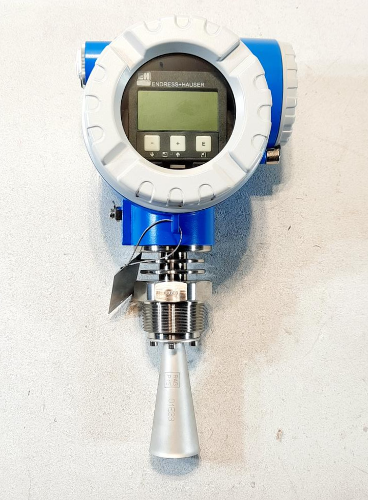 Endress Hauser Micropilot M Level Transmitter  FMR240-T2E1GNJAC4A