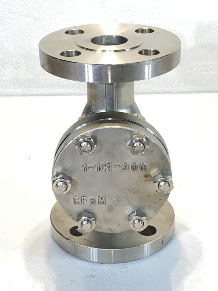 Global 1-1/2" 300# CF8M Swing Check Valve