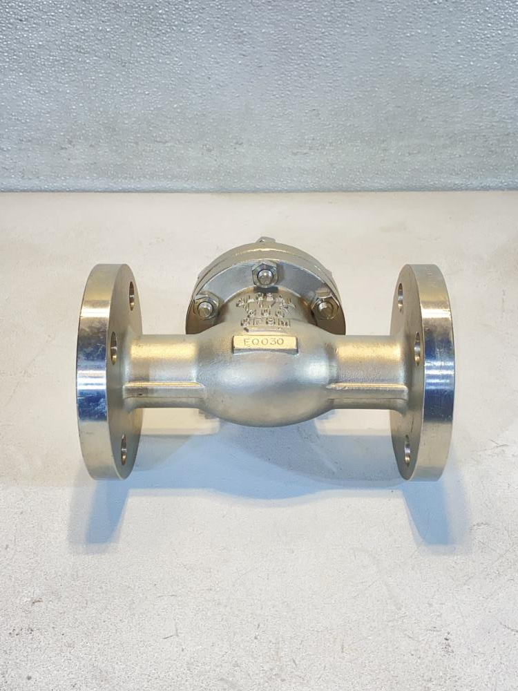 Global 1-1/2" 300# CF8M Swing Check Valve