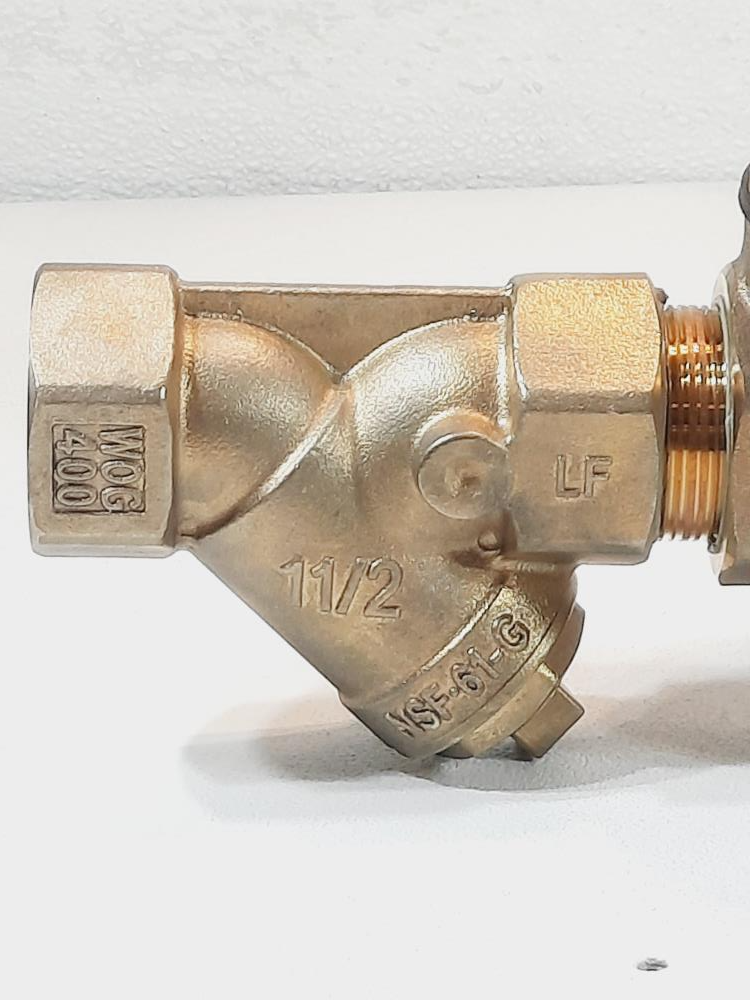 Watts LF223 1.5" Lead-Free Water Pressure Reducing Valve  w/ Brass Y-strainer