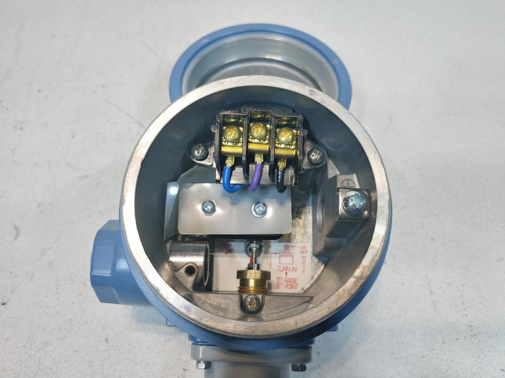 United Electric Controls Pressure Switch J120-171