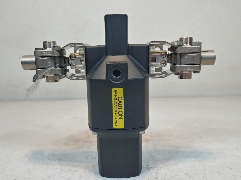 Swagelok 153SR Pneumatic Actuator w/ (2) 3-Way SS-62XTF4 Ball Valves