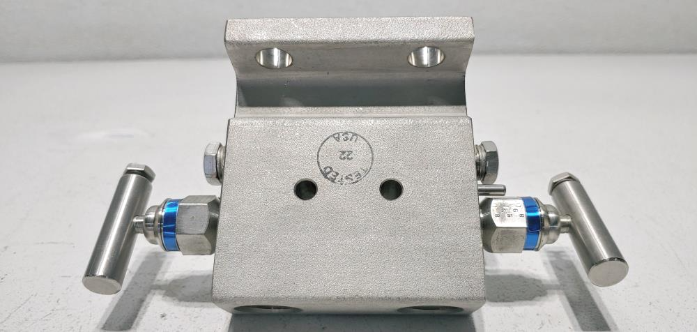 PGI 3-Way Manifold Valve M-650SCT 1/2" NPT 316SS