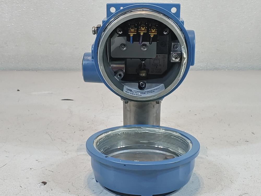 United Electric J120 Series Pressure Switch J120S156B