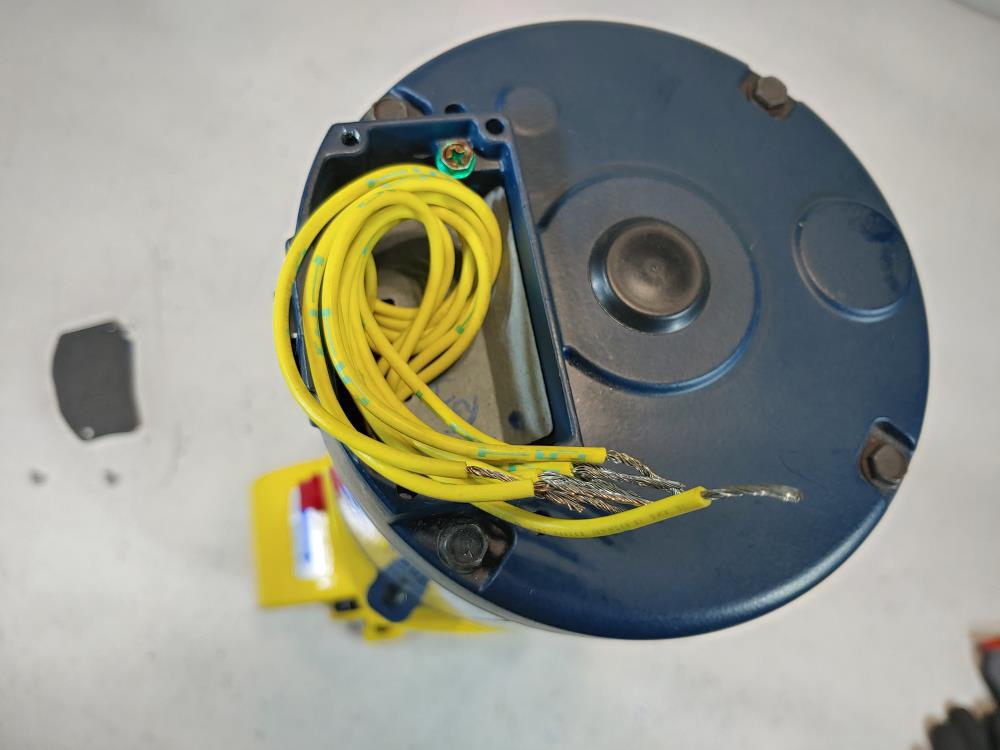 Milton Roy MRA Series Metering Pump w/ Leeson Motor 