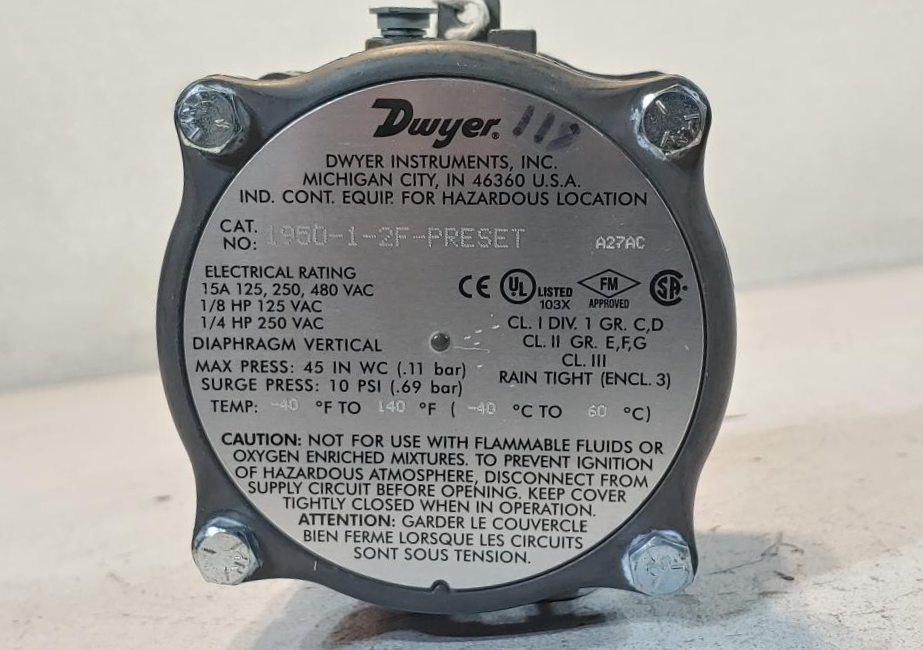 Dwyer ExplosionProof Differential Pressure Switch 195012FPRESET