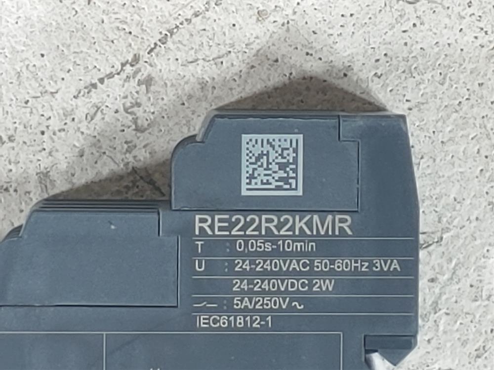 Schneider RE22R2KMR Time Delay Relay