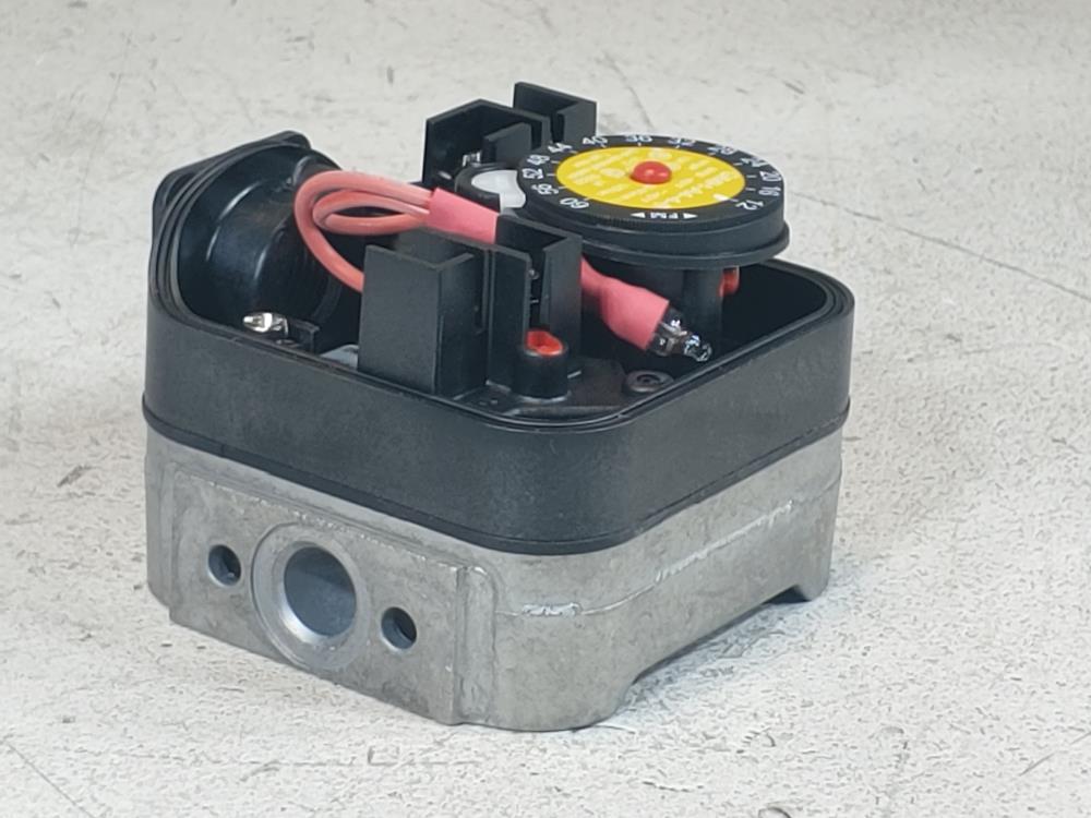 Dungs GMH-A4-4-6 Gas Operated Pressure Switch 