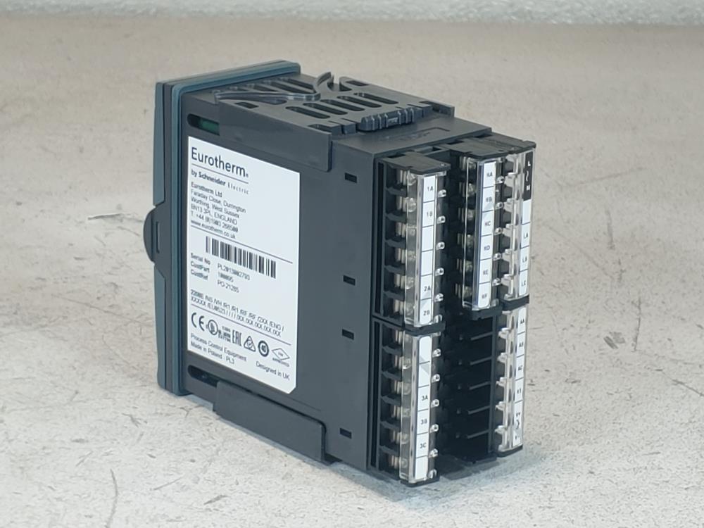 Schneider Eurotherm 2208 FM 100095 Process /Temperature Controller