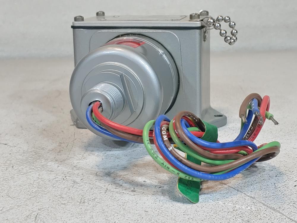 Custom Control Sensors CCS Model#: 646GZE5 Pressure Switch 
