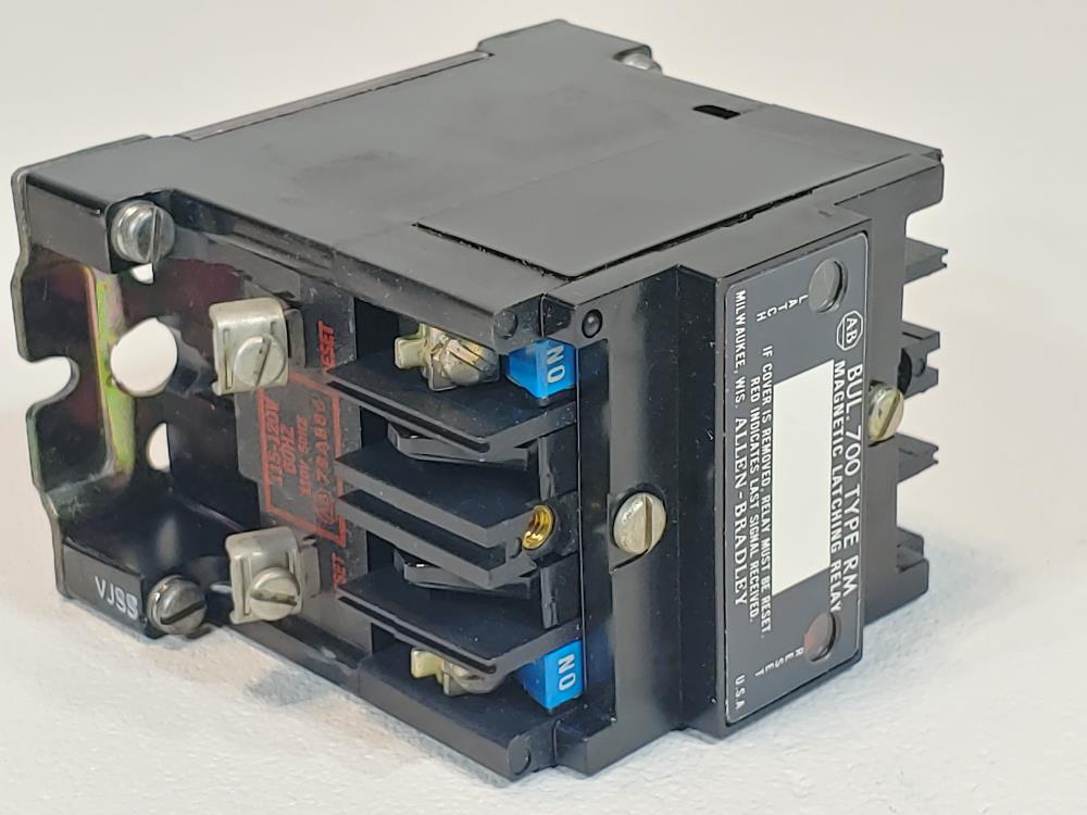 Allen Bradley Magnetic Latching Relay 700-RM200A1 Series B