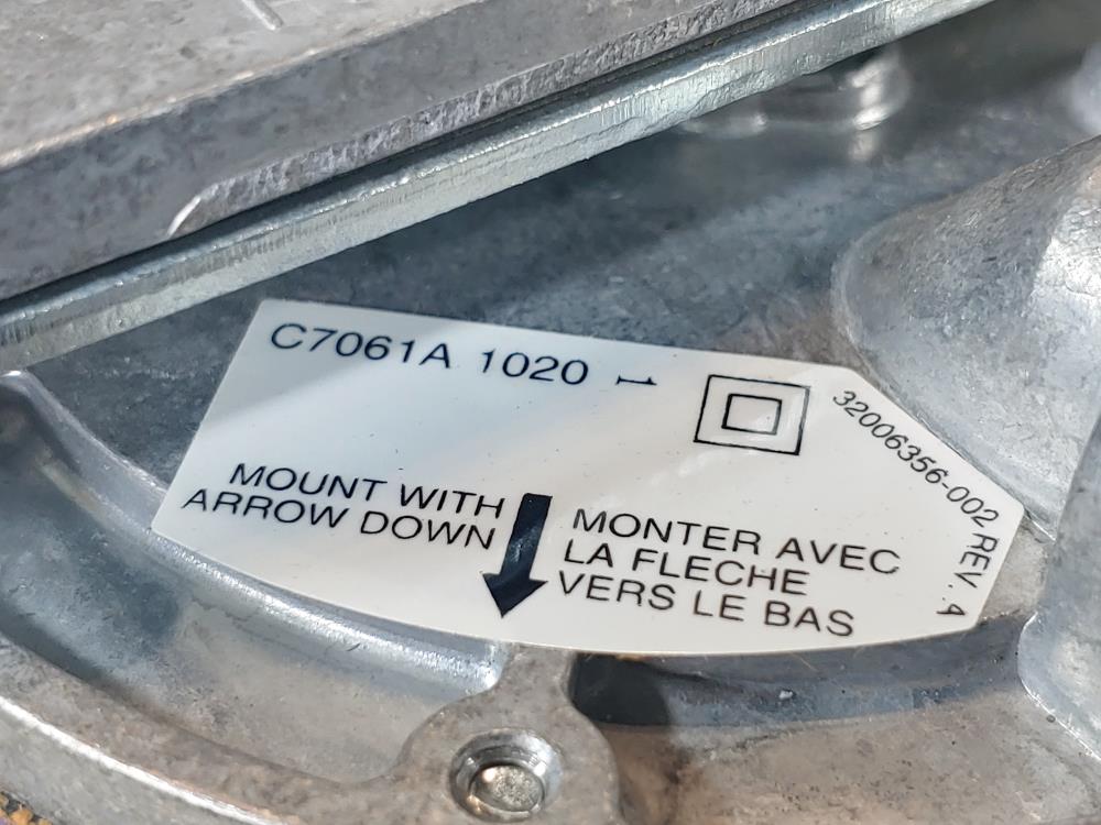 Honeywell  C7061A (1020) Flame Detector Purple Peeper 