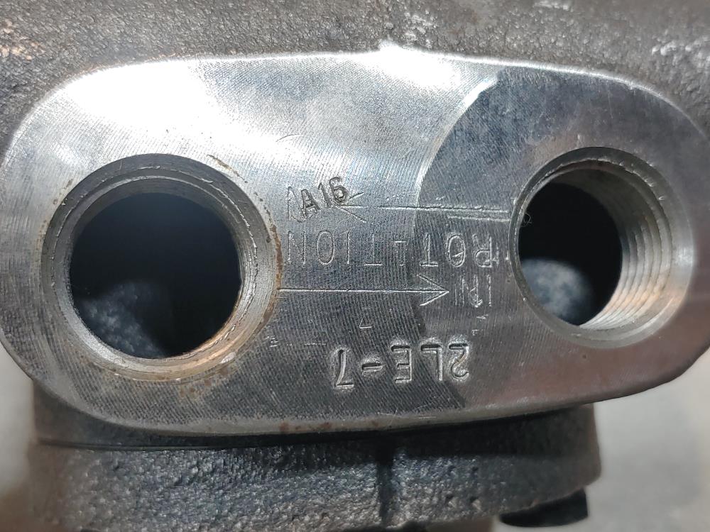 Tuthill 1/2" NPT Gear Pump 2L35