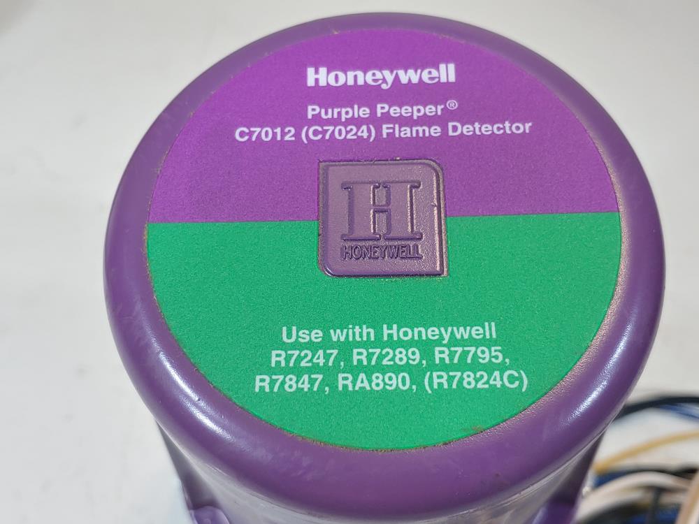 Honeywell C7012E (1104) Dynamic Self-Check FSG Purple Peeper UV Flame Detector 